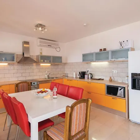 Dom wakacyjny Cozy In With House A Panoramic View Orebić